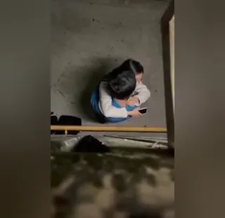 인터넷 폭발 유출 상해 한 중학교 여교사 불륜 16세 남학생 동영상 폭로