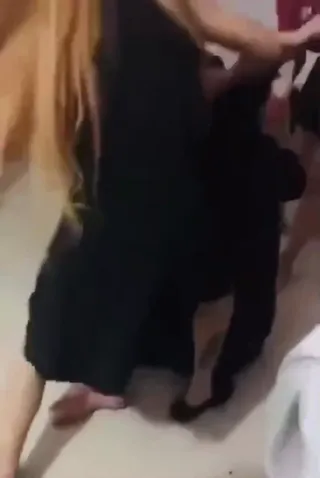 청순한 학생 여동생이 폭행을 당하다