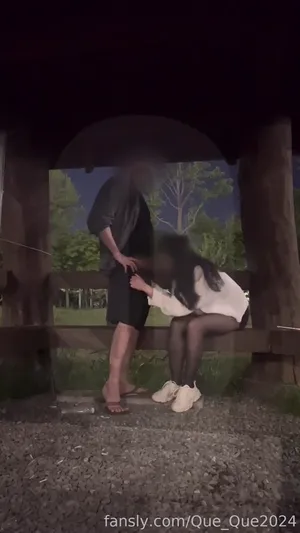 공원 정자에서 스릴감 넘치는 야노 - 인기 한국야동 국산야동