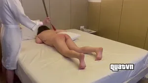 몽둥이 스팽킹에 터질거 같은 엉덩이 - 인기 한국야동 한국야동
