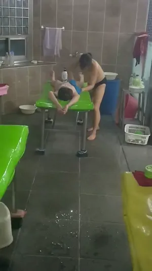 꼼꼼한 세신사 아지매의 손길 2 - 한국야동 국산야동