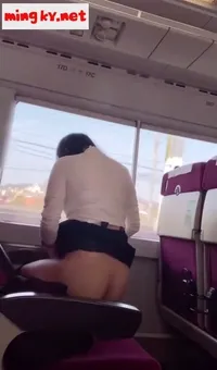 기차에서 딜로로 자위하는 야노녀 - 국산야동 실시간 국산야동