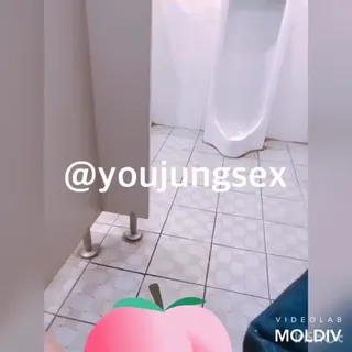 밖에서 방뇨하면서 흥분하는 이상성욕녀 - 인기 한국야동 국산야동
