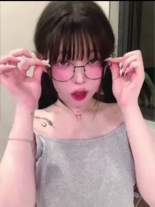 힘순찐 안경 찐따녀 유디 - 인기 한국야동 실시간 국산야동